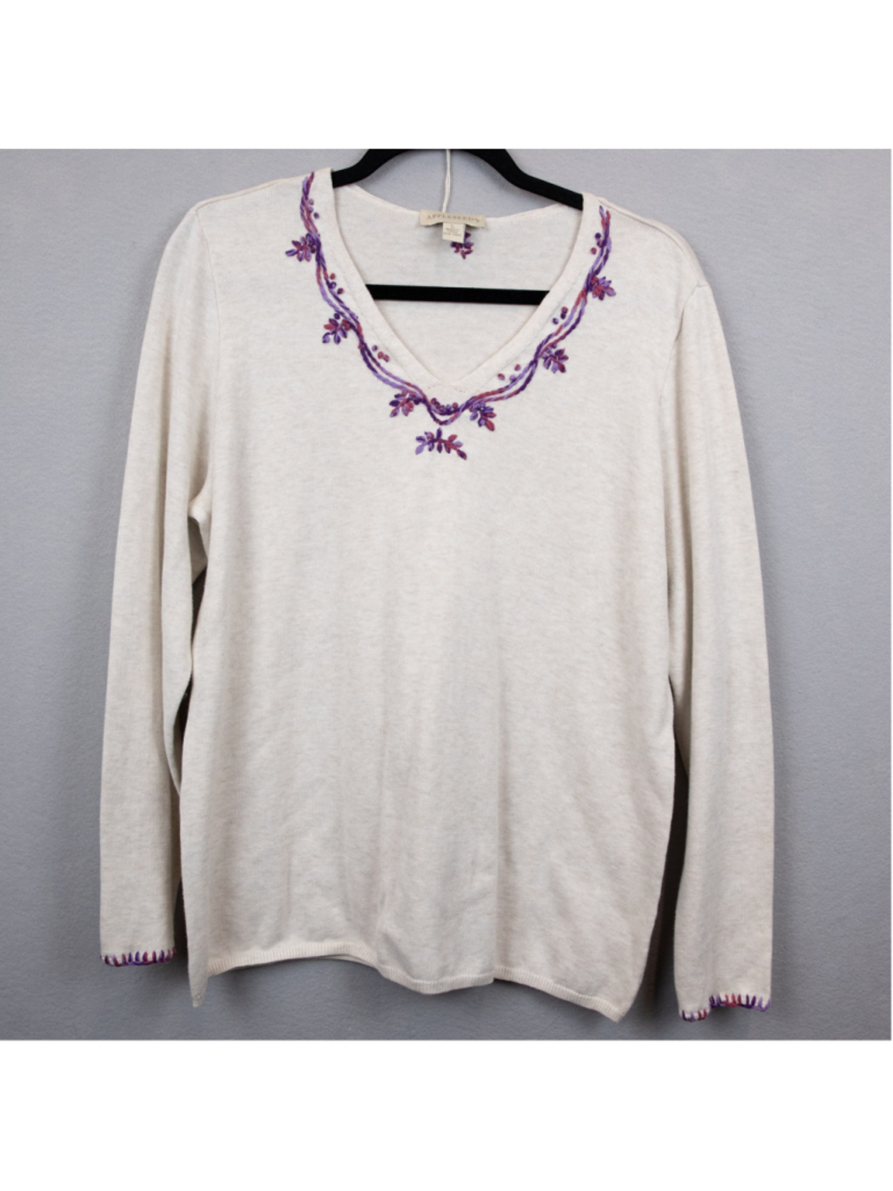 Appleseed's beige purple embroidery v-neck sweater-L